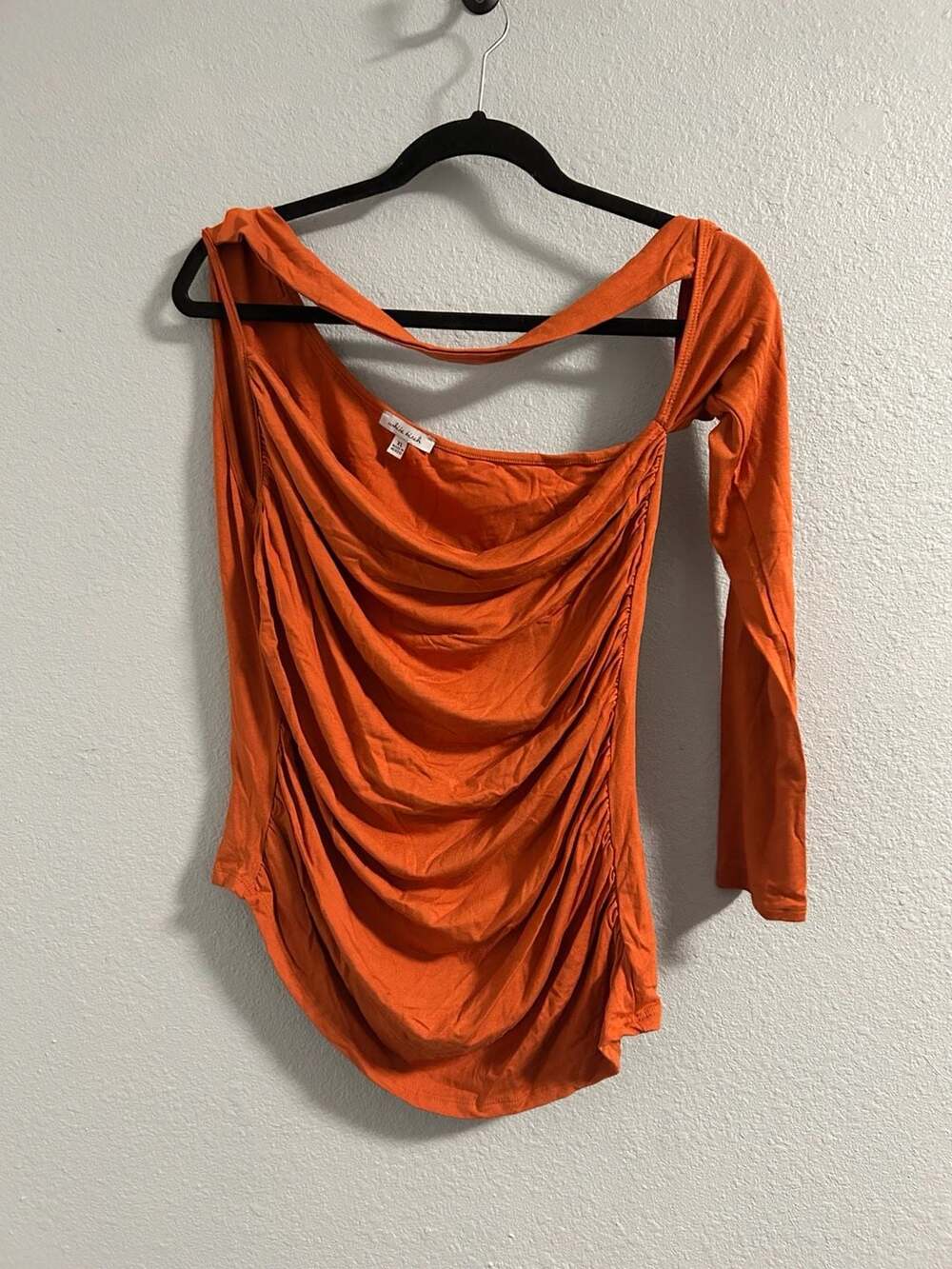 White Birch One-Shoulder Long Sleeve Ruched Top Size M Orange